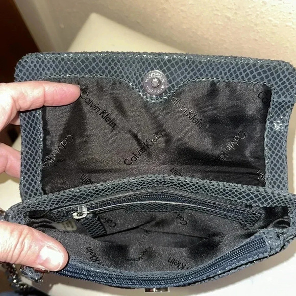 Calvin Klein crossbody - Picture 7 of 8